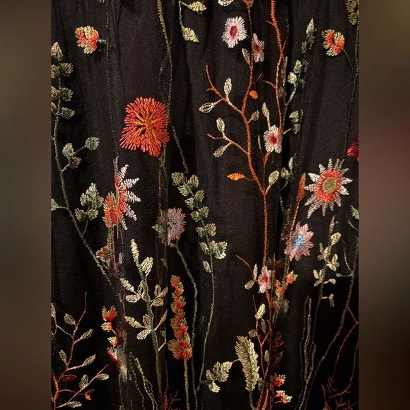 Torrid Black Floral Embroidered Maxi Dress Size 14 NWT - Picture 4 of 6